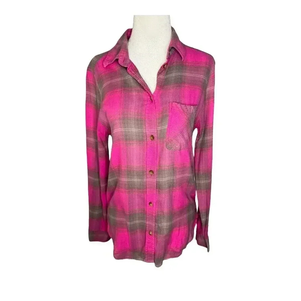 American Eagle Women's Pink Plaid‎ Vintage Boyfriend Shirt Size Small Distressed